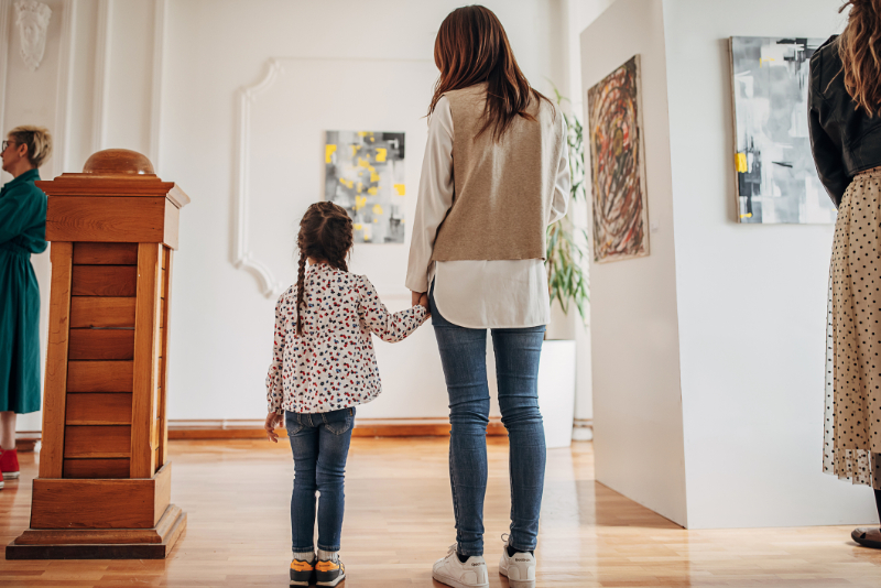 daughter and mother on museum